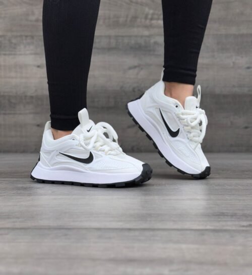 WhatsApp Image 2025-05-05 at 9.31.49 PM Nike Bailleli Blanco
