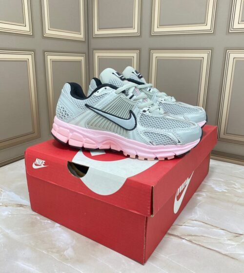 Nike Vomero Plata-Rosa