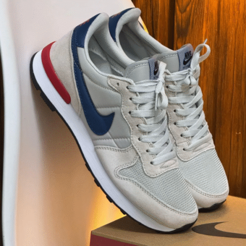 Nike Internacional Beige