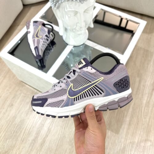 Nike Vomero Morada