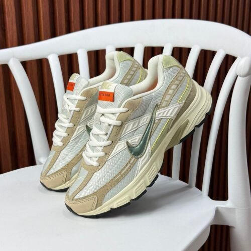 Nike Initiator Beige