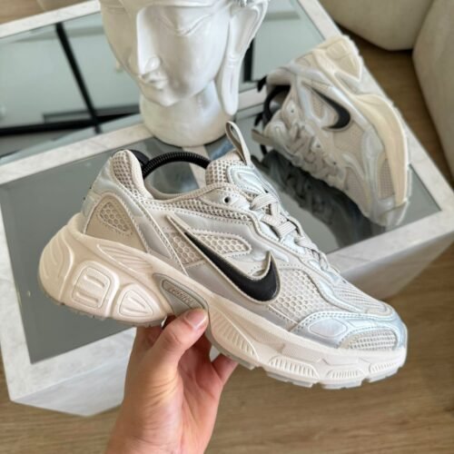 Nike Zoom V5 Beige