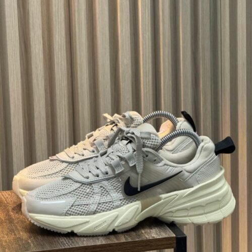 Nike V2k Beige