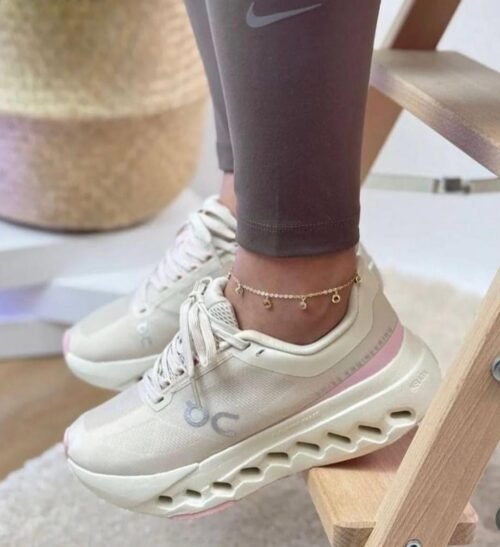 On Cloud Surfer Beige