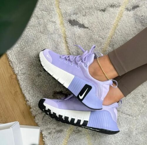 WhatsApp Image 2026-01-20 at 8.58.11 AM (3) Nike Metcon Morado