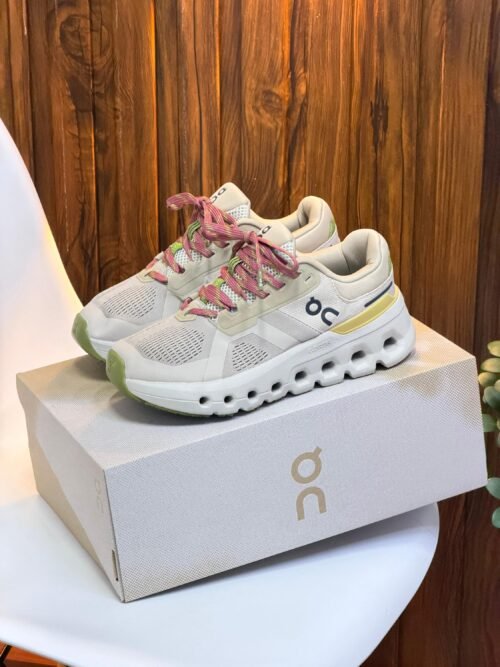 On Cloud Runner Beige