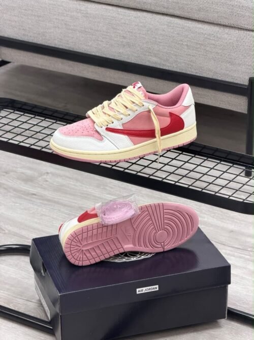 Nike Travis Rojo