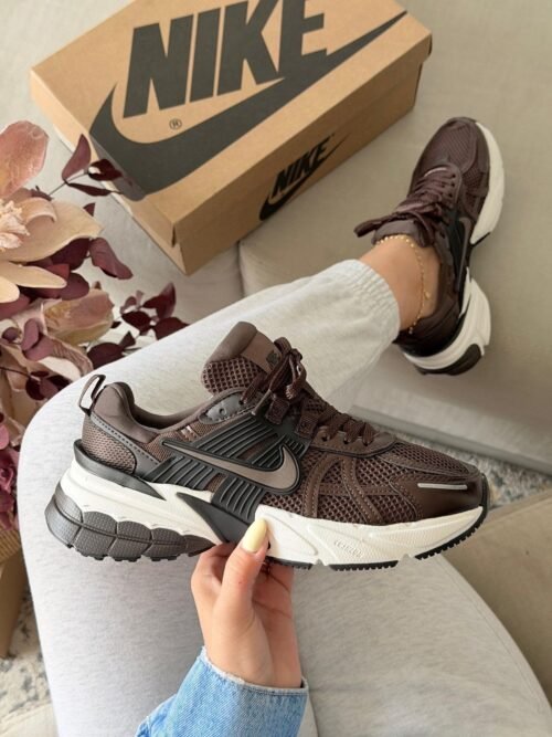 9c5c21cd-ae47-4e79-9871-d41458eadf10 Nike V2k café