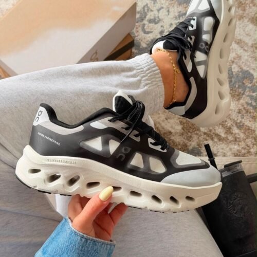 On Cloud Remix Negro
