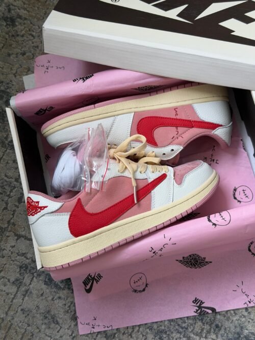 Nike Travis Rojo